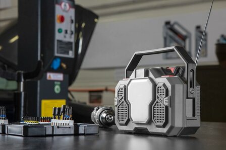 Bouwradio en Werklamp in 1, 18V Li-ION Energy+ foto