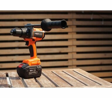 Boormachine met klop functie 100Nm 18v Li-Ion E+ foto