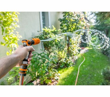 Verstelbare spuitpistool met Twister-stroming foto