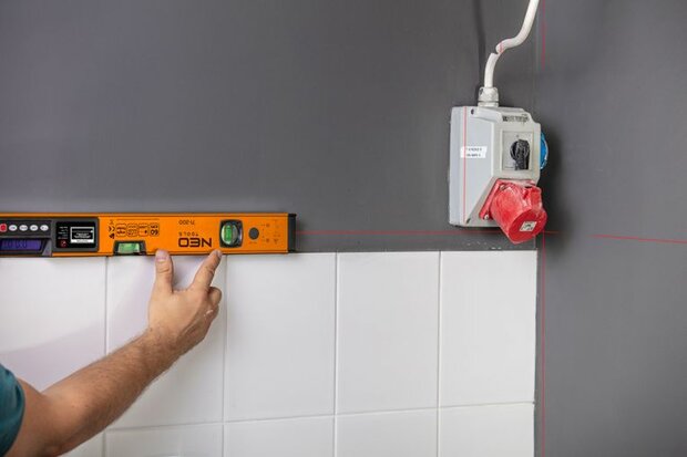 Digitale Waterpas met Kruislaser 60cm foto